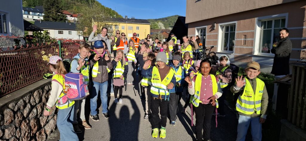 Die Schulweg-Stempelaktion mit abschließender Sternwanderung war wieder eine tolle Sache - danke für euer Mitmachen!